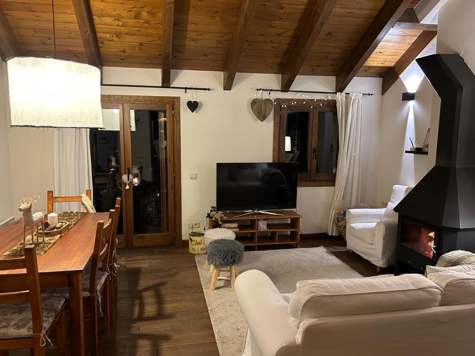 Osséja Apartament Del Llac מראה חיצוני תמונה