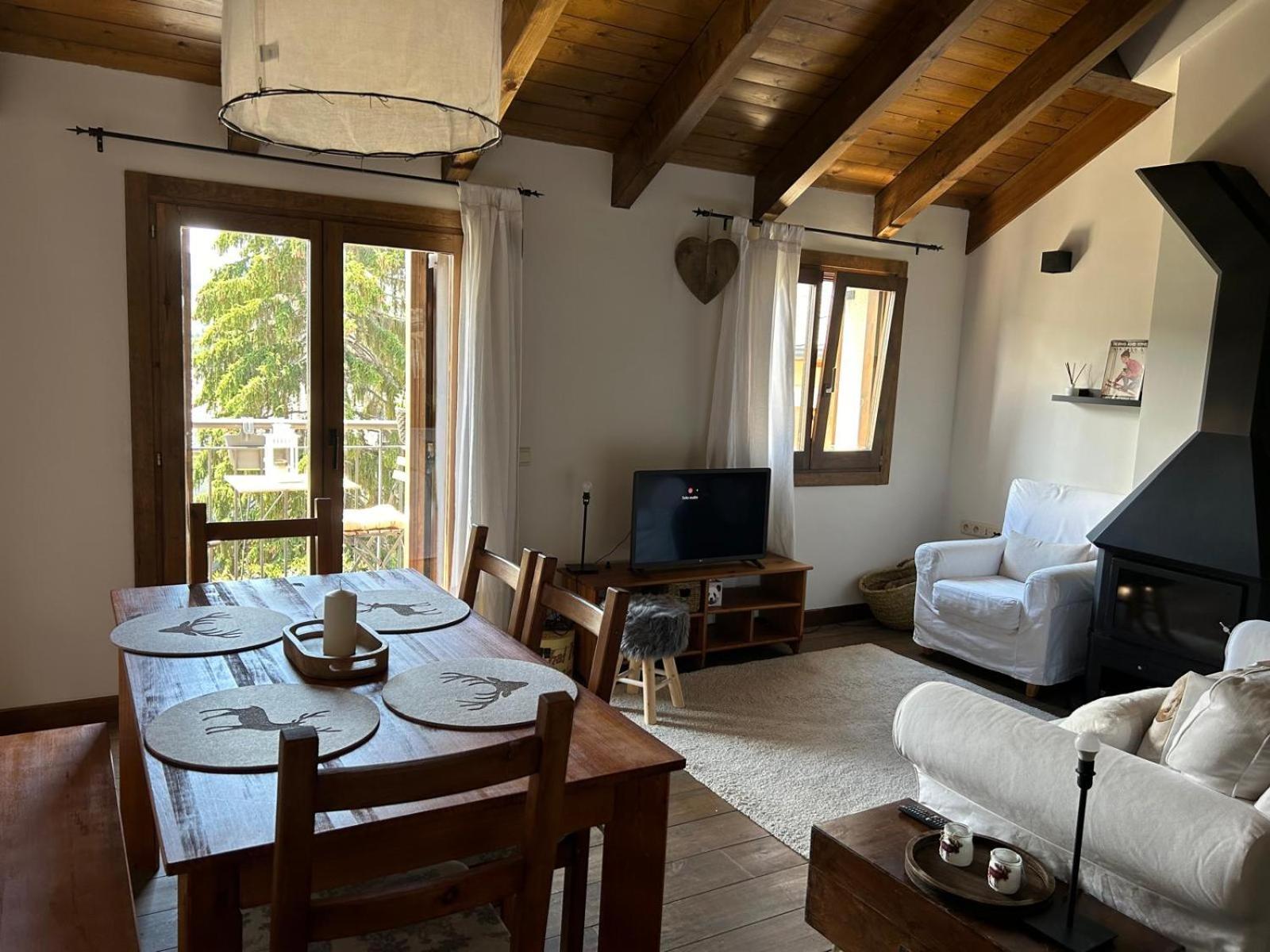 Osséja Apartament Del Llac מראה חיצוני תמונה
