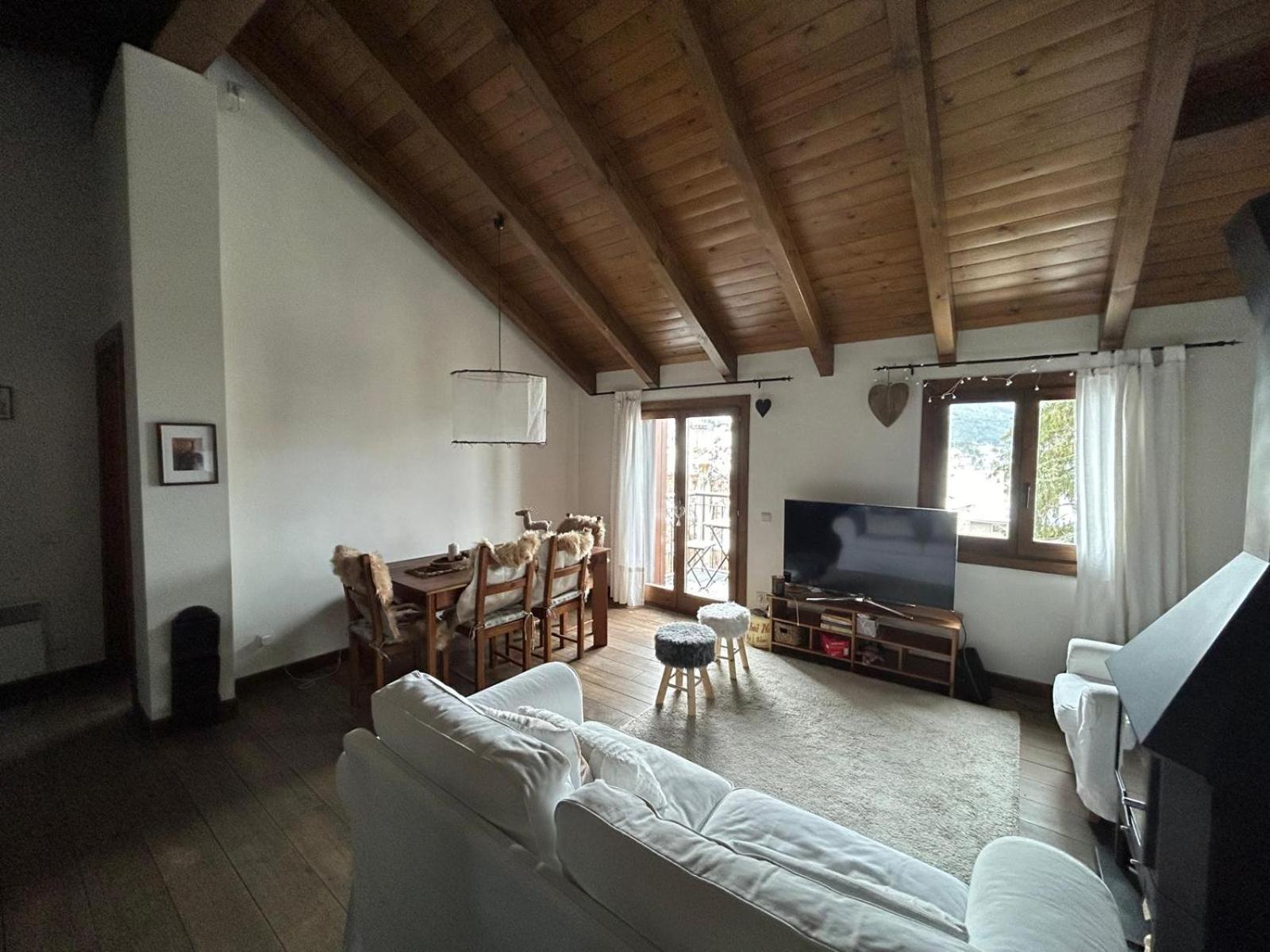 Osséja Apartament Del Llac מראה חיצוני תמונה